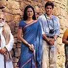 Shah Rukh Khan, Lekh Tandon, Gayatri Joshi, and Kishori Ballal in Swades (2004)