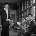 Minoru Chiaki, Eiko Miyoshi, Yutaka Sada, and Haruko Tôgô in I Live in Fear (1955)
