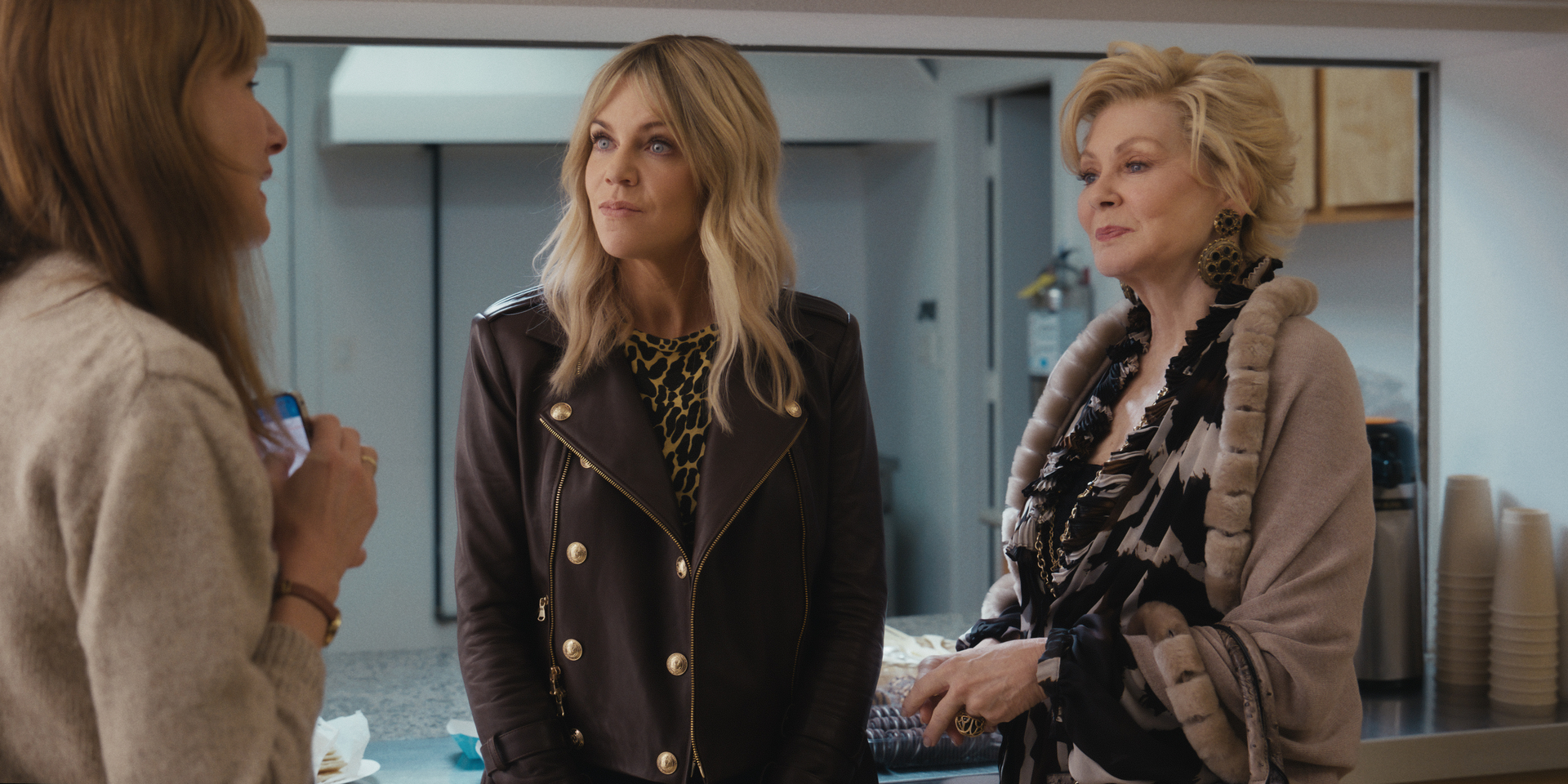 Jean Smart and Kaitlin Olson in Hacks (2021)