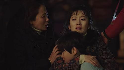 Oh Han-kyul, Jang So-yeon, and Kim Sun-young in Crash Landing on You (2019)