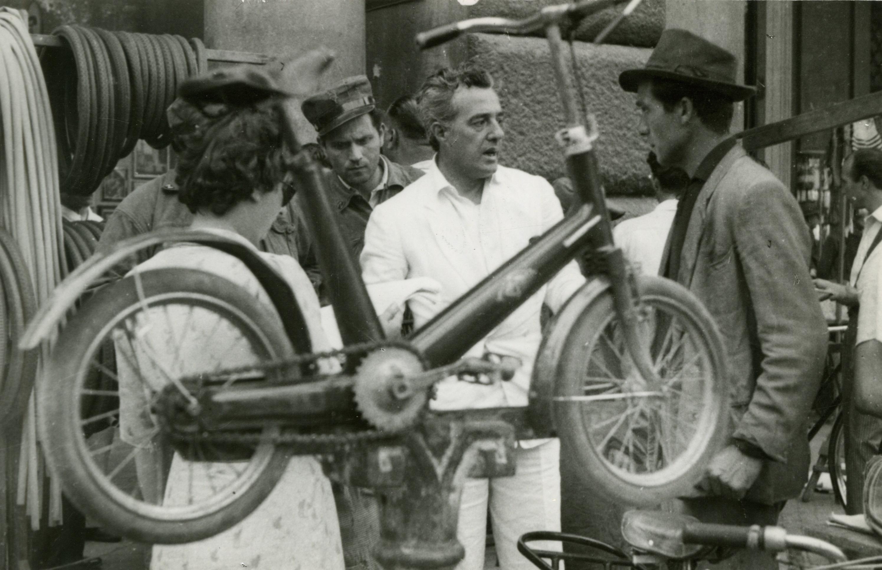Vittorio De Sica in Bicycle Thieves (1948)