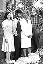 James Cromwell, Loni Anderson, Jack Elam, Dana Ivey, and Lee Weaver in Easy Street (1986)