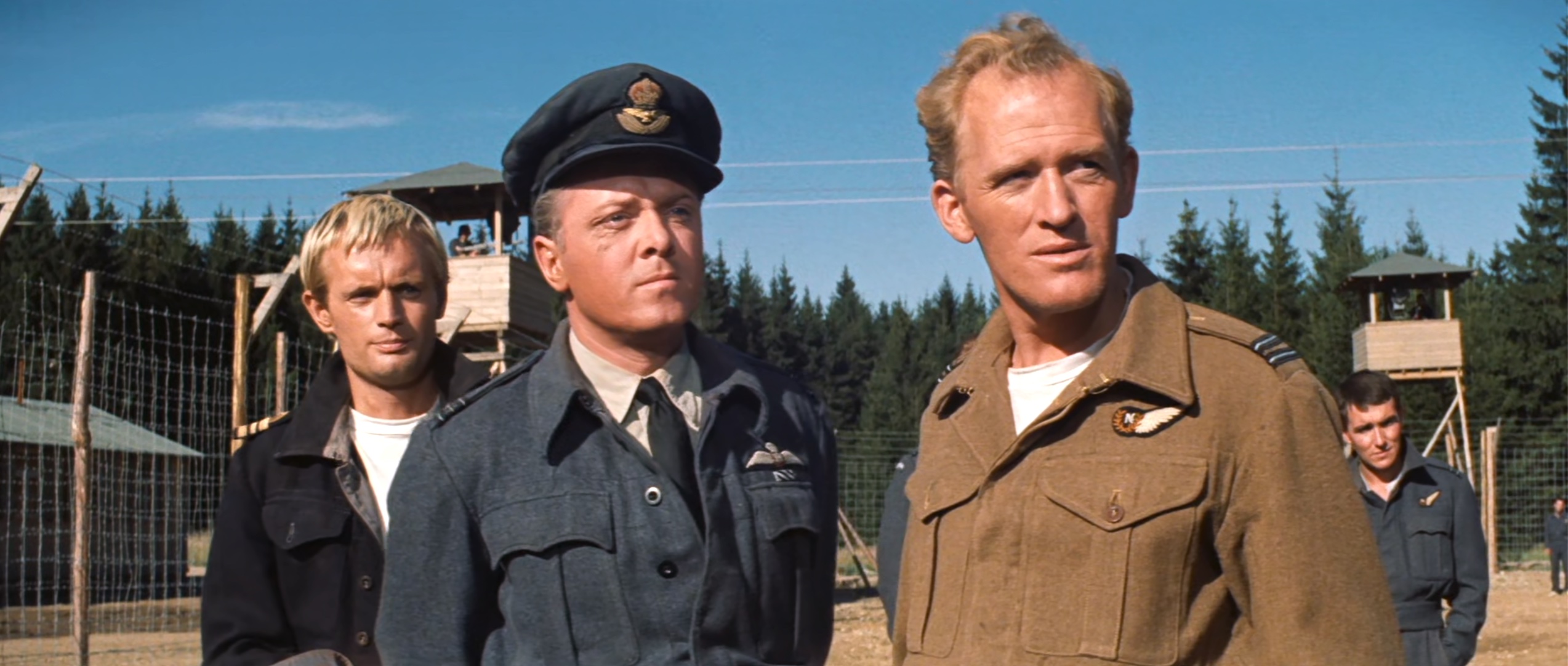 Richard Attenborough, Gordon Jackson, and David McCallum in The Great Escape (1963)