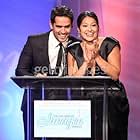 Luis jose lopez Gina Rodriguez Imagen awards