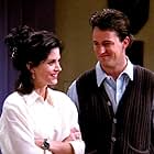 Courteney Cox and Matthew Perry in Friends (1994)