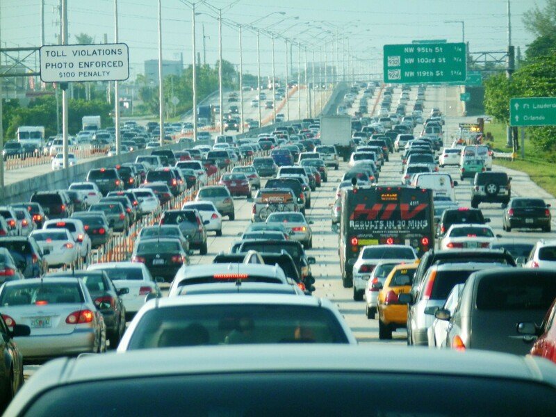 RSMiami_traffic_congestion,_I-95_North_rush_hour_Public_domain_FPWC-scr