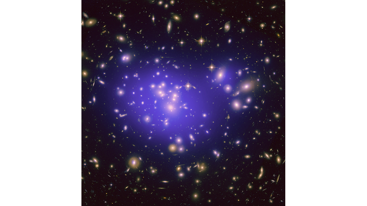 Dark Matter Map in Galaxy Cluster Abell 1689